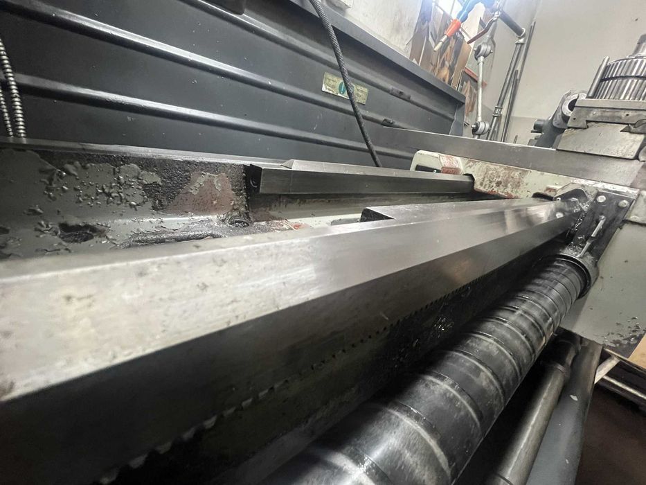 Tokarka uniwersalna HUVEMA HU-460x1000