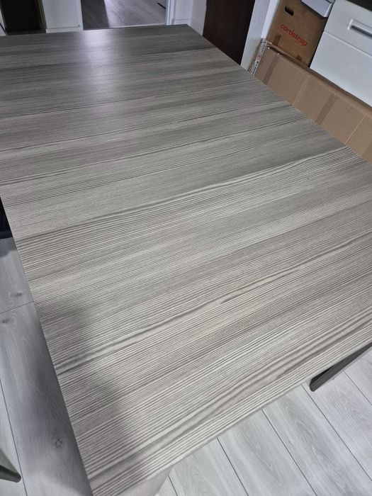 Meble i stół  do salonu