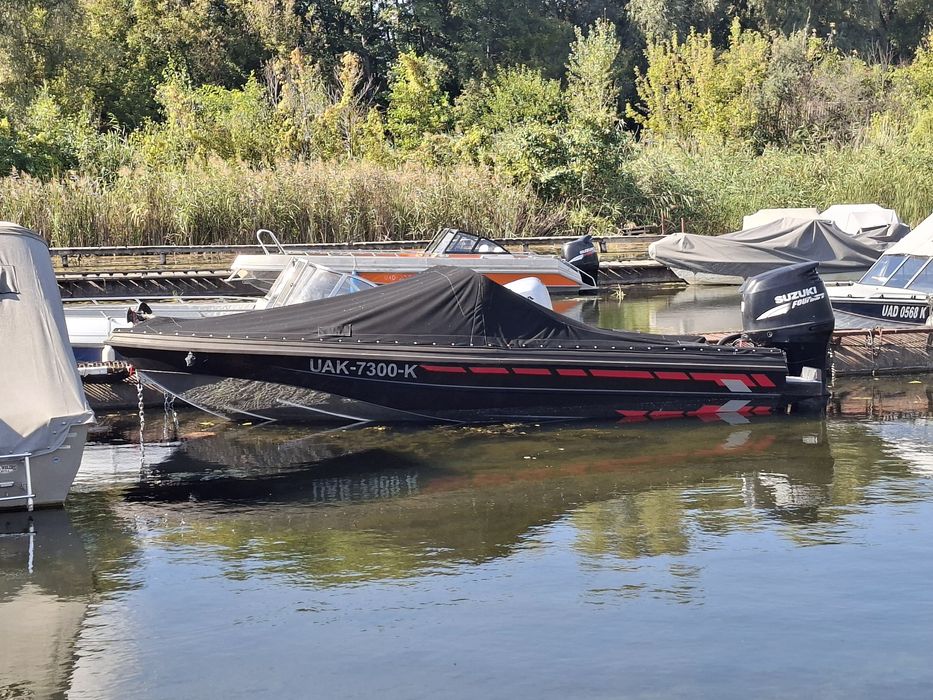 Finval, ums, ГАЙДАМАКА