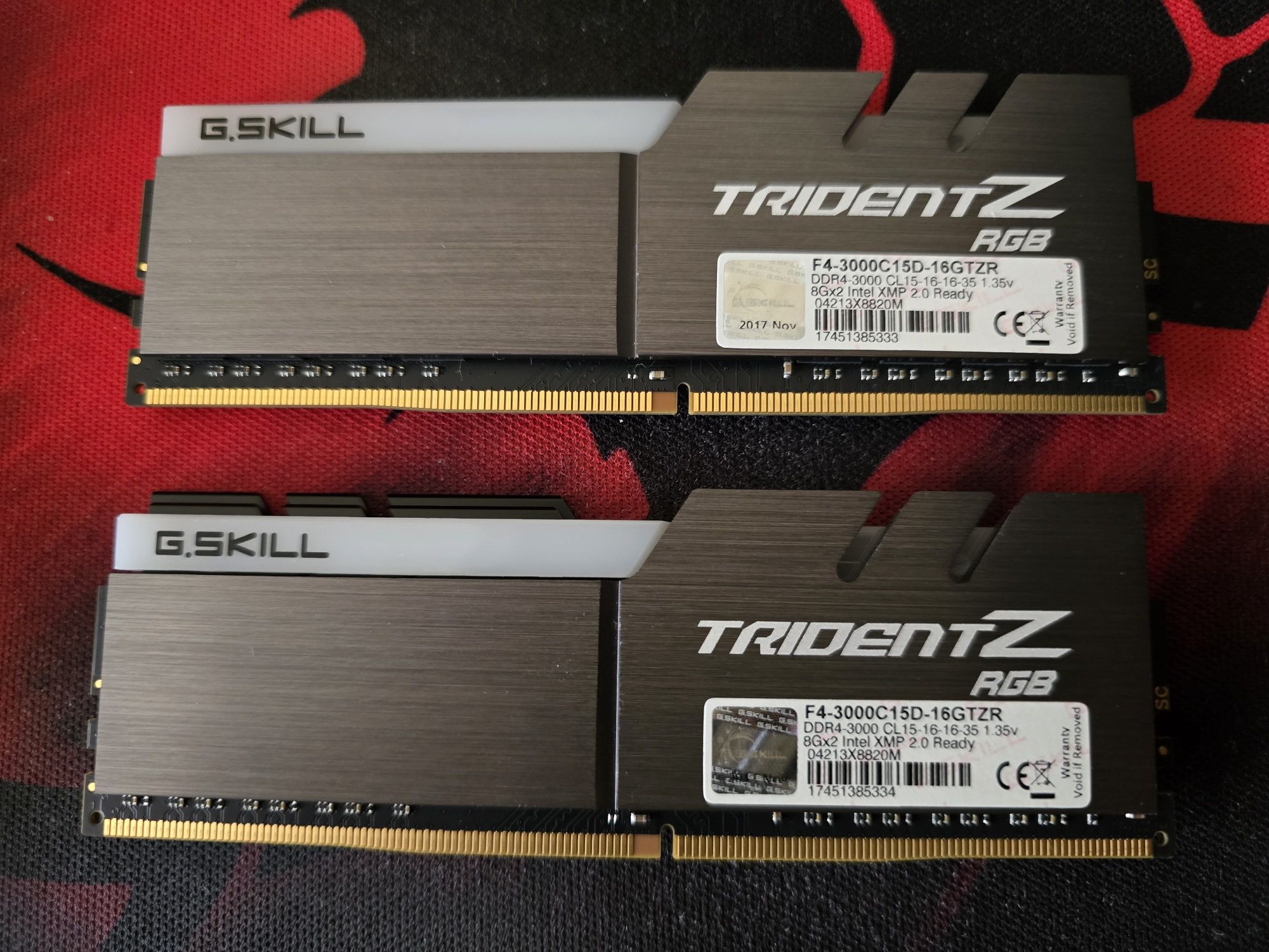Kit de Memórias DDR4 G Skill RGB 2x8 16gb
