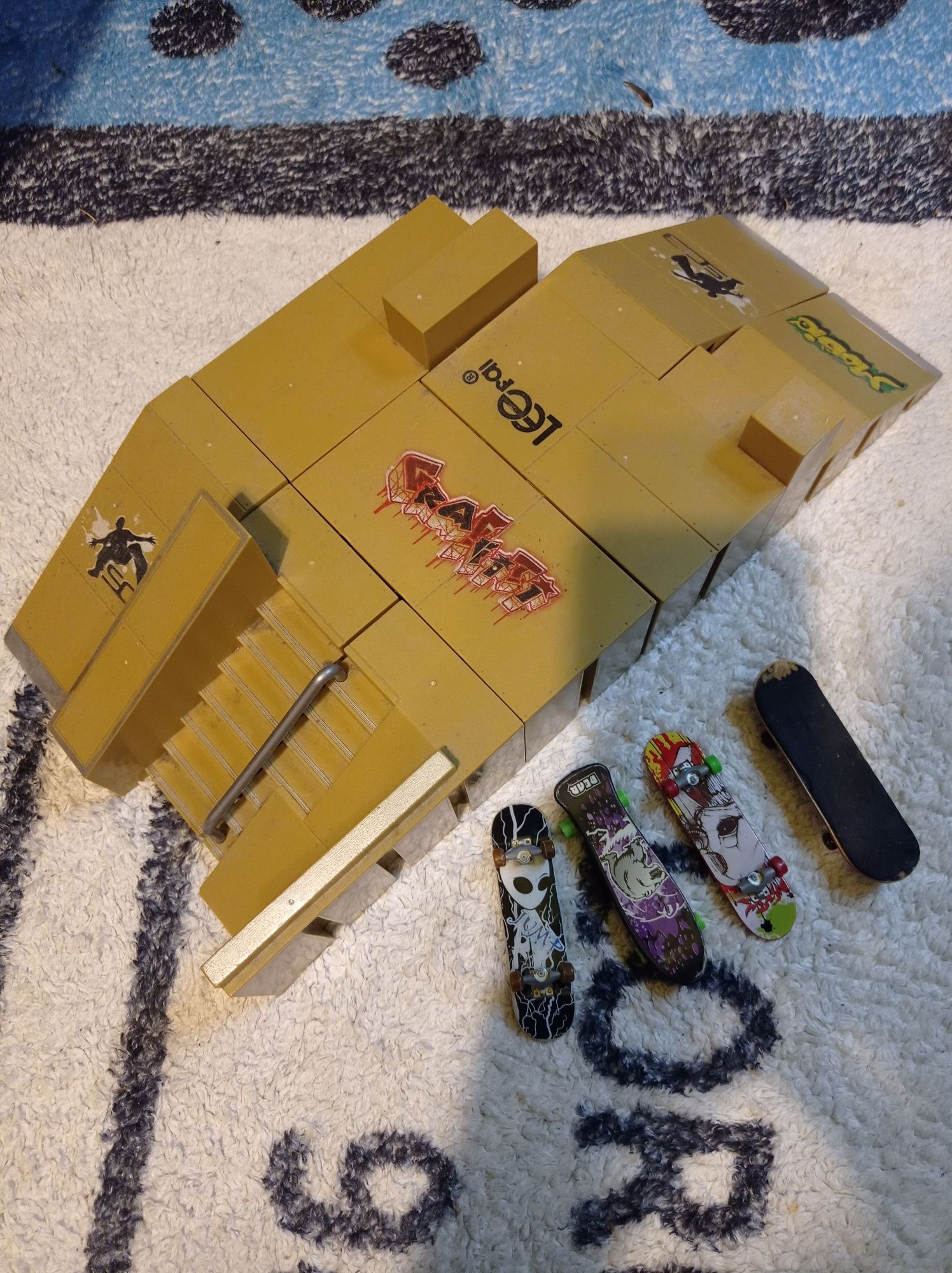 Zestaw Skatepark + 4 fingerboards, deskorolki rampa
