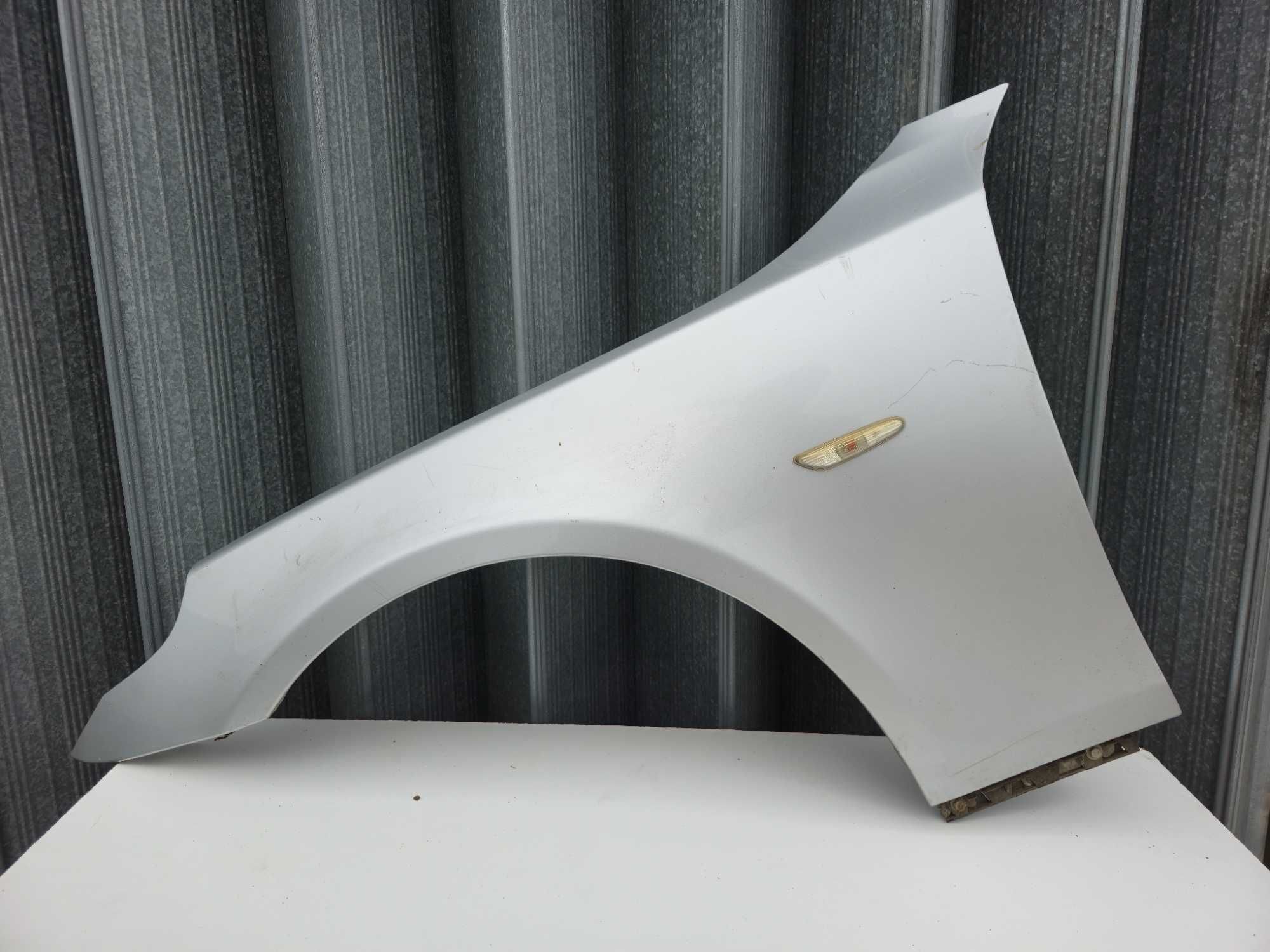 Guarda lamas esquerdo BMW Serie 5 E60 E61 (2003.-2010.)