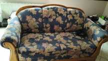 Zestaw mebli (sofa, fotel, podnóżek) vintage, florystyczne