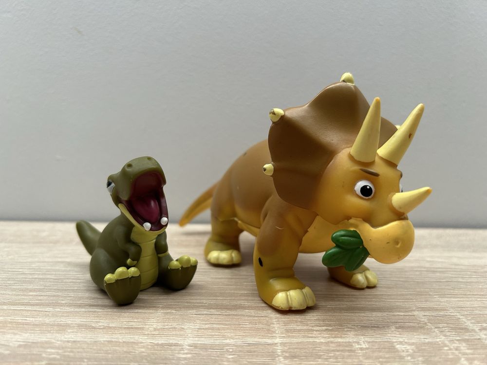 Gumowe figurki dinozaurów