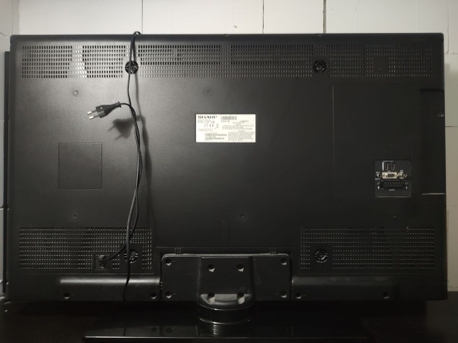 Telewizor 40 " cali Sharp stan bdb