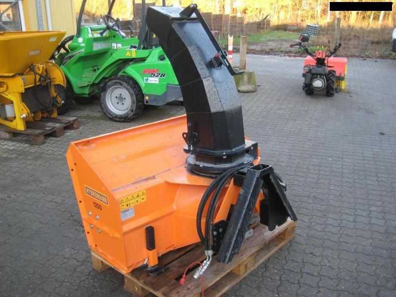 Pług wirnikowy dmuchawa do śniegu odśnieżarka Hydromann Iseki Kubota