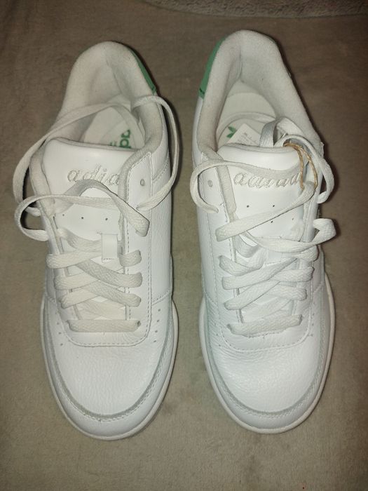 Nowe, ze skóry adidasy r. 39,5