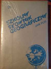 Książka. Szkolny słownik geograficzny.