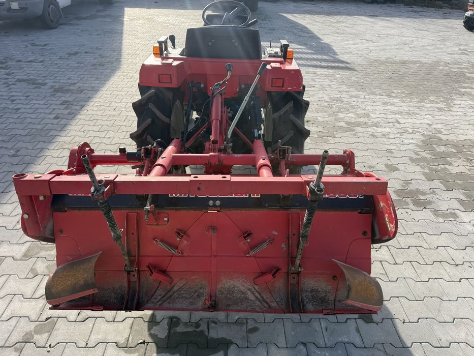 Японський трактор Mitsubishi MT18