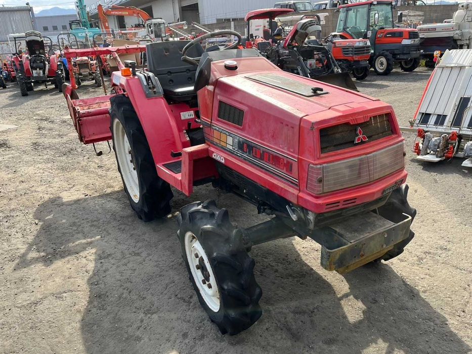 Traktor Mitsubishi MT20D