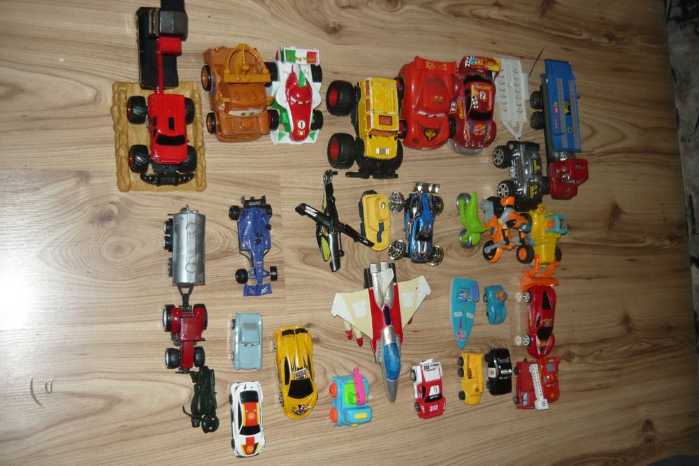 Auta Lawety Samolot Motocykle Traktor helikopter  - Duży zestaw 30szt