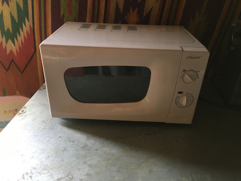 Мікрохвильова піч Maestro — MR-730