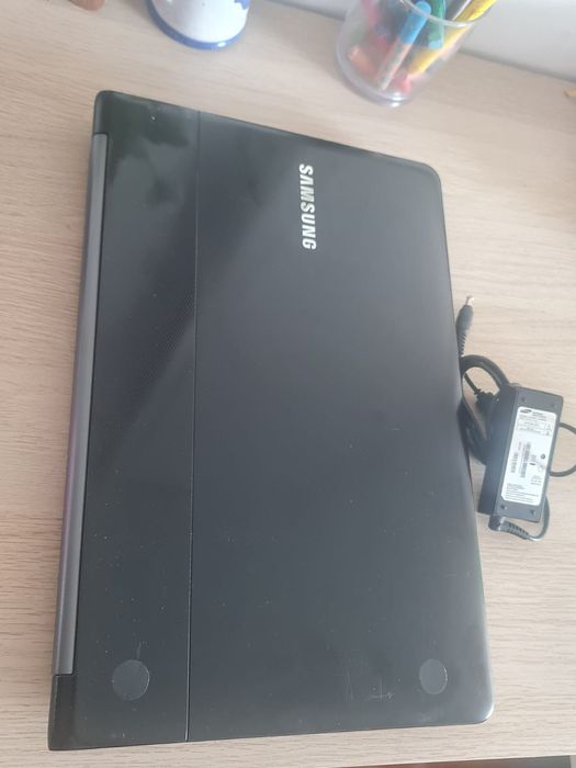 Portátil Samsung 17"
