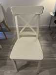 duas cadeiras brancas ikea