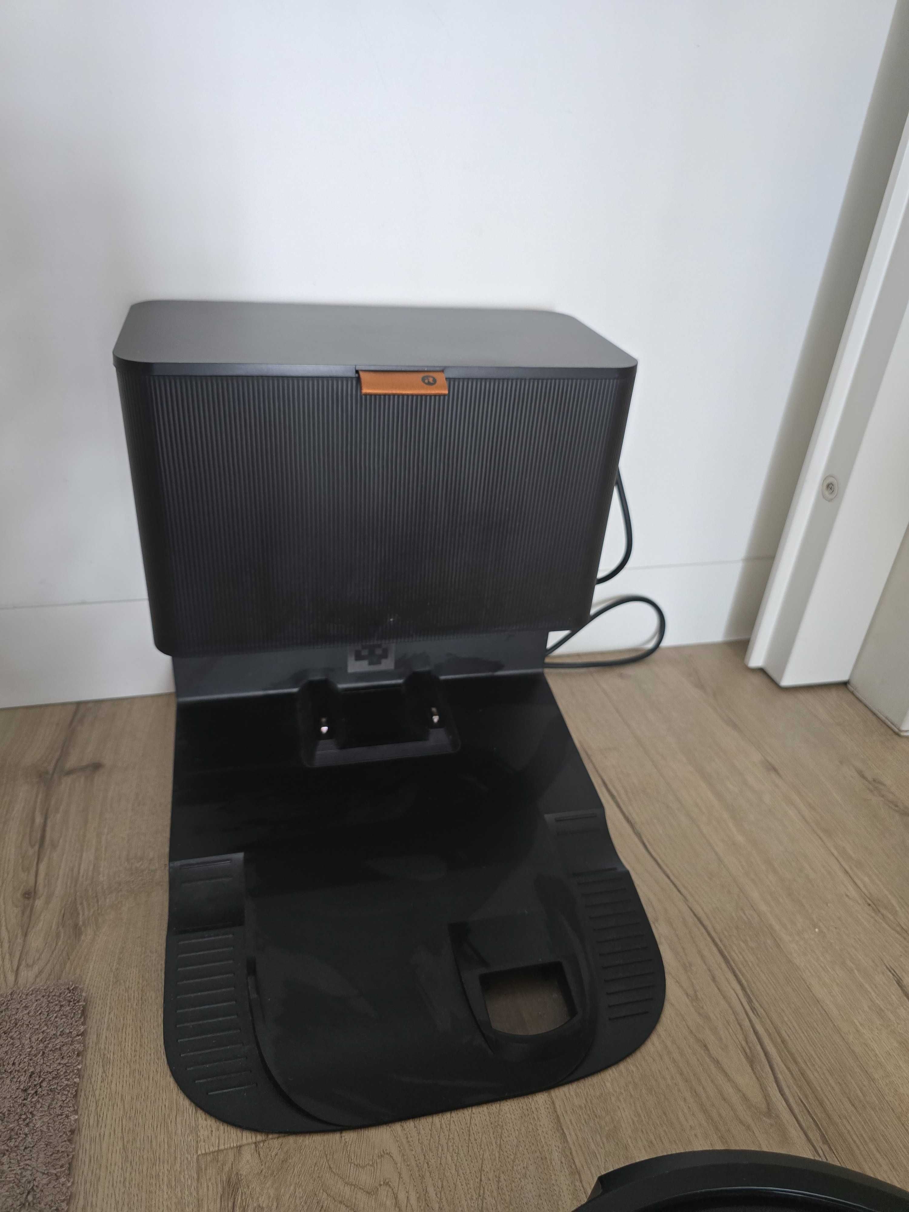 Roomba j7+ com base autoesvaziamento + acessórios originais - 10/2025