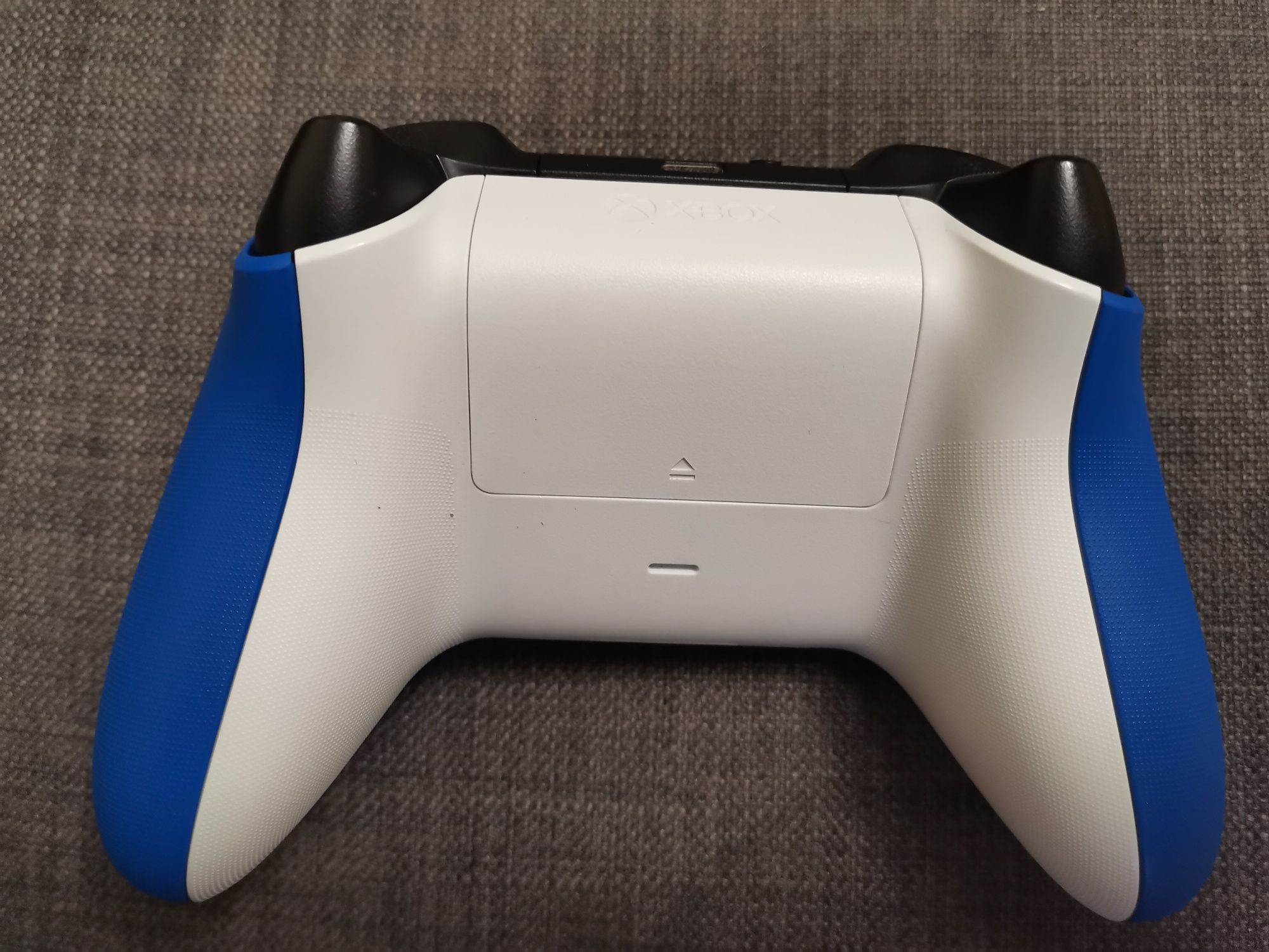 W 100% sprawny pad Xbox series s/x z analogami tmr