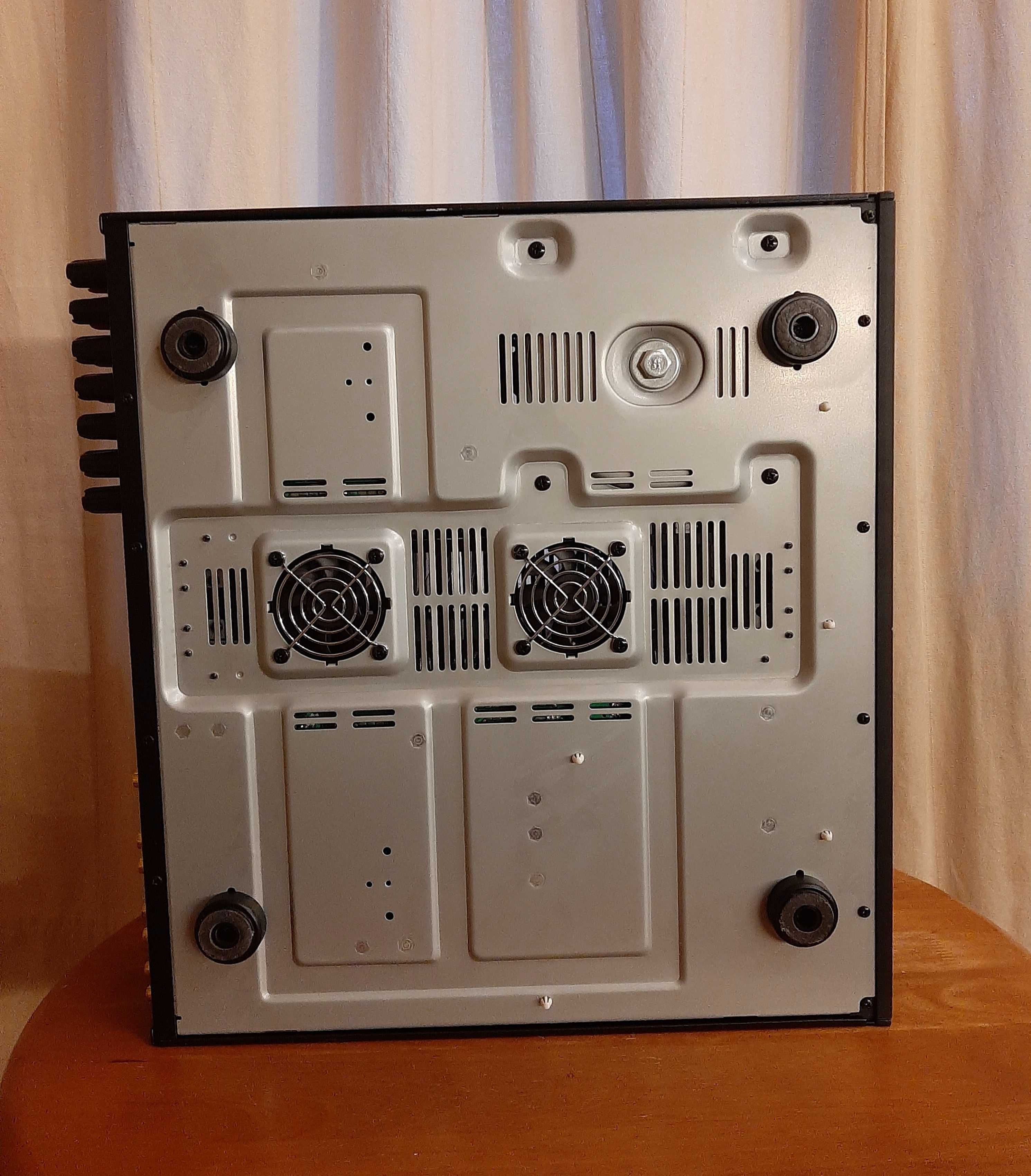 AV ресивер Arcam Diva AVR350