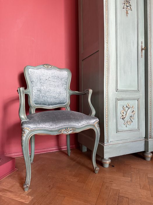 Fotel  stylowy tapicerowany po renowacji