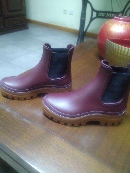 Botas novas bordeaux