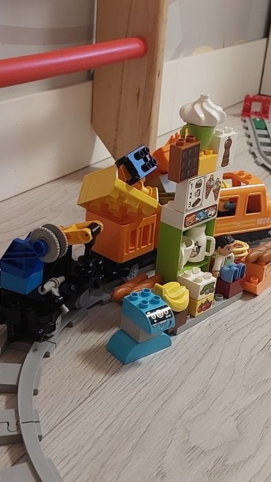 Lego Duplo: великий набір потягів та техніки