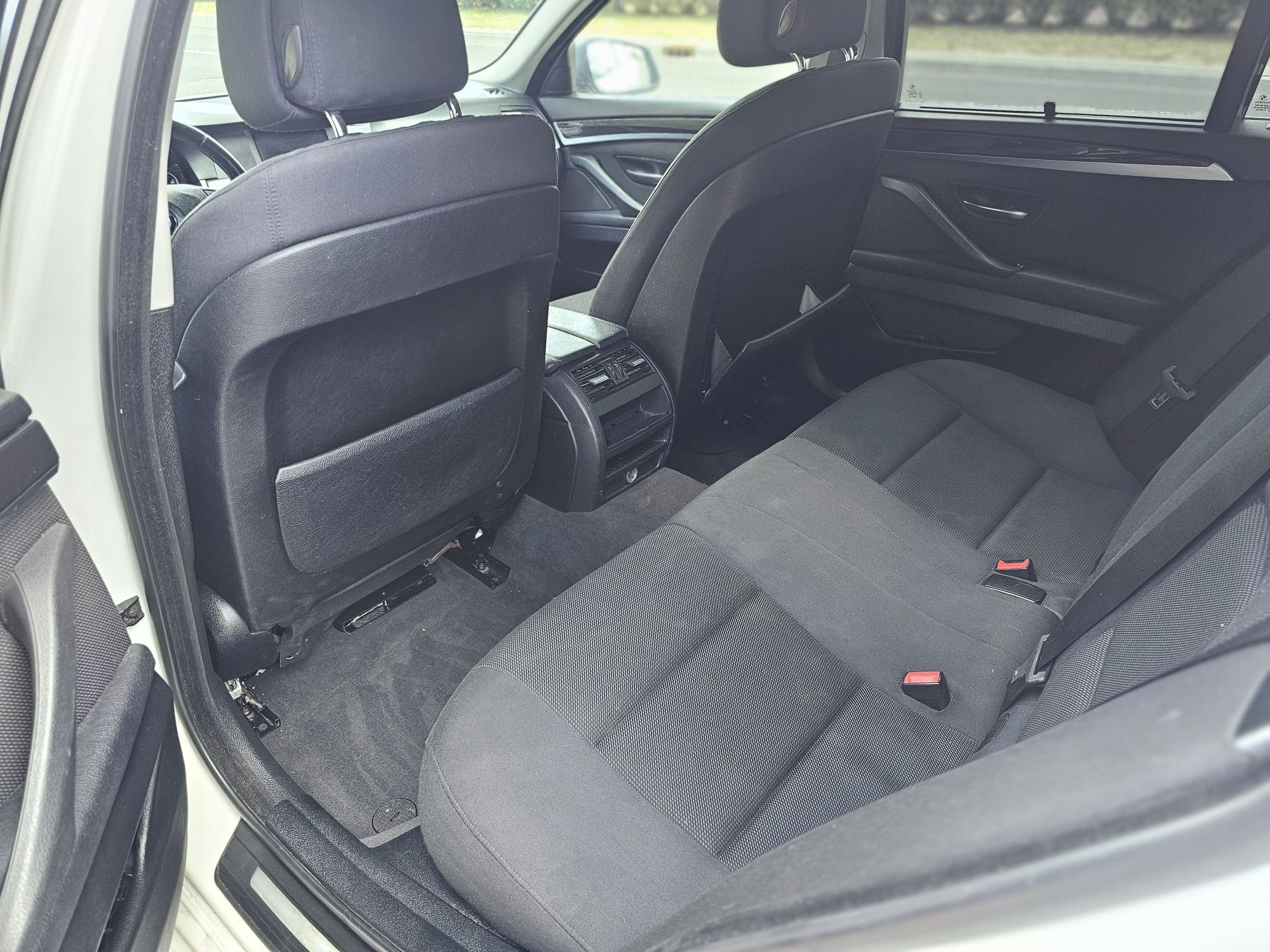 BMW F11 seria 525 3.0d 2011 automat hak elektryczny