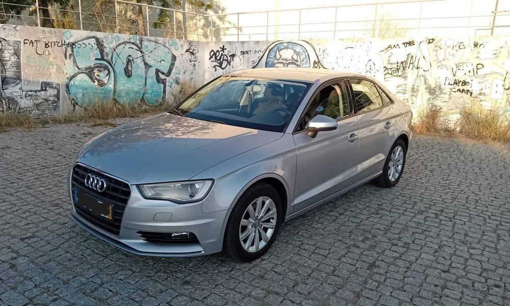 Audi A3 Limousine 1.6 TDI Attraction