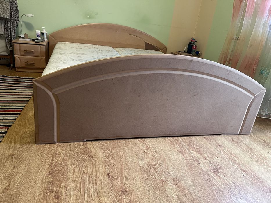 Двоспальне ліжко