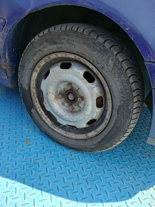 Volkswagen golf 3 Koła felgi stalowe 4x108   175/65/14 opony zimowe