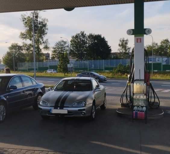 Mazda MX-3 1,6 107 KM do remontu lub na części