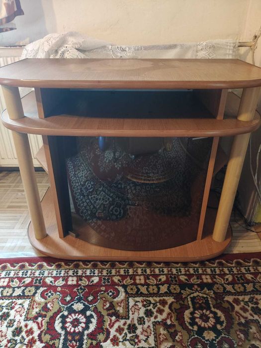 Stolik pod telewizor