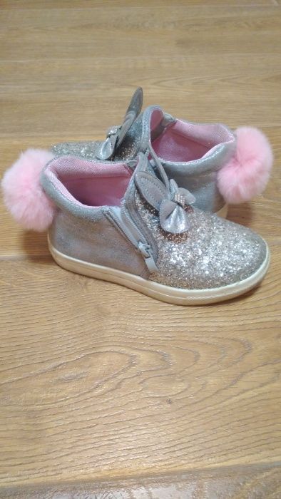 дитяча обувь для дівчинки
