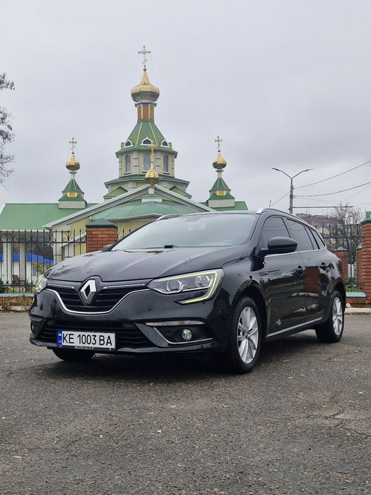 Renault Megane 4  2018 дизель 1.5 в шикарном состоянии !