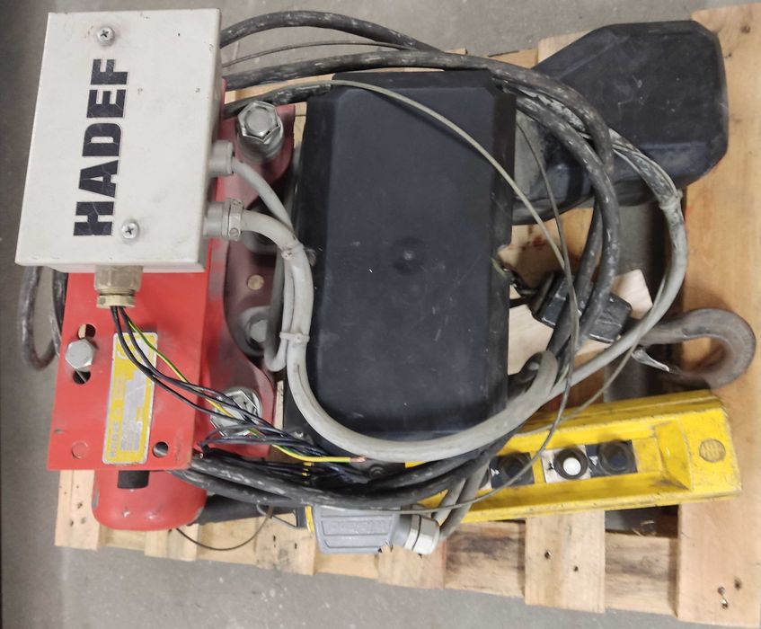 Elektryczny wciągnik łańcuchowy z jazdą 250 500 kg suwnica 0,25t