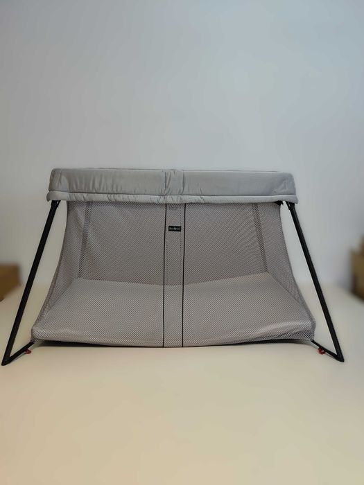 Łóżeczko Turystyczne LIGHT Lekkie Wygodne  SREBRNY BABYBJORN (B64)