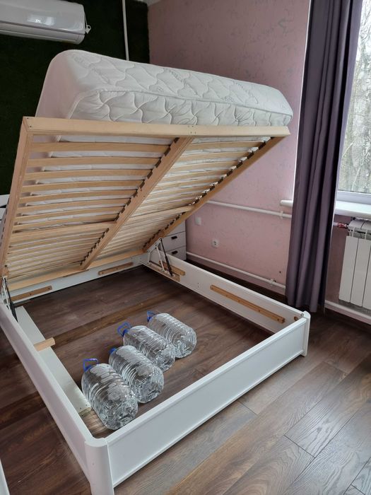 Продам ліжко в нормальному стані