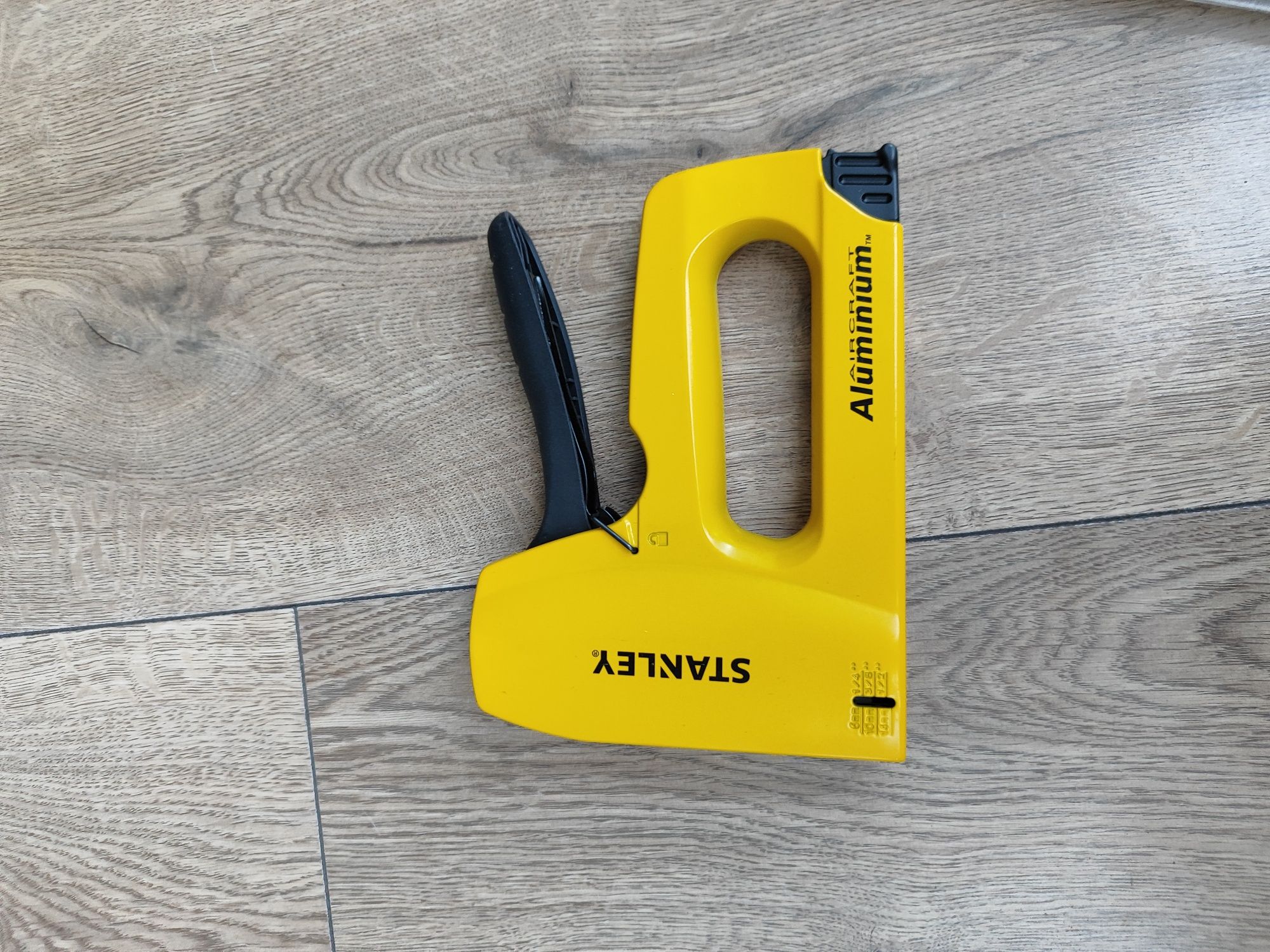 Zszywacz Stanley 14mm 0-TR151Y /O, nowy
