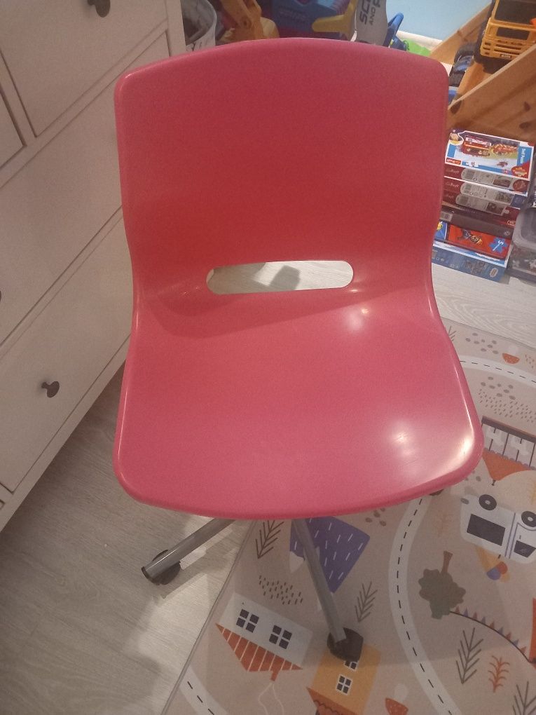 Krzesło do biurka dla dziewczynki, różowe IKEA