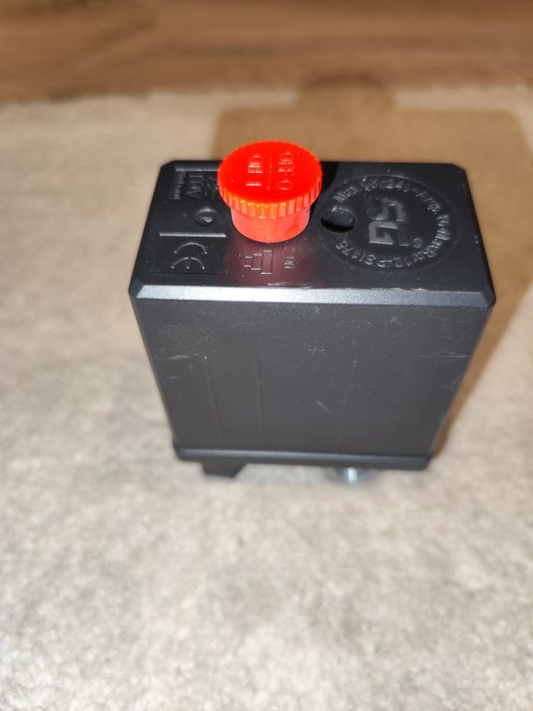 Presostat do sprężarki na 230 v