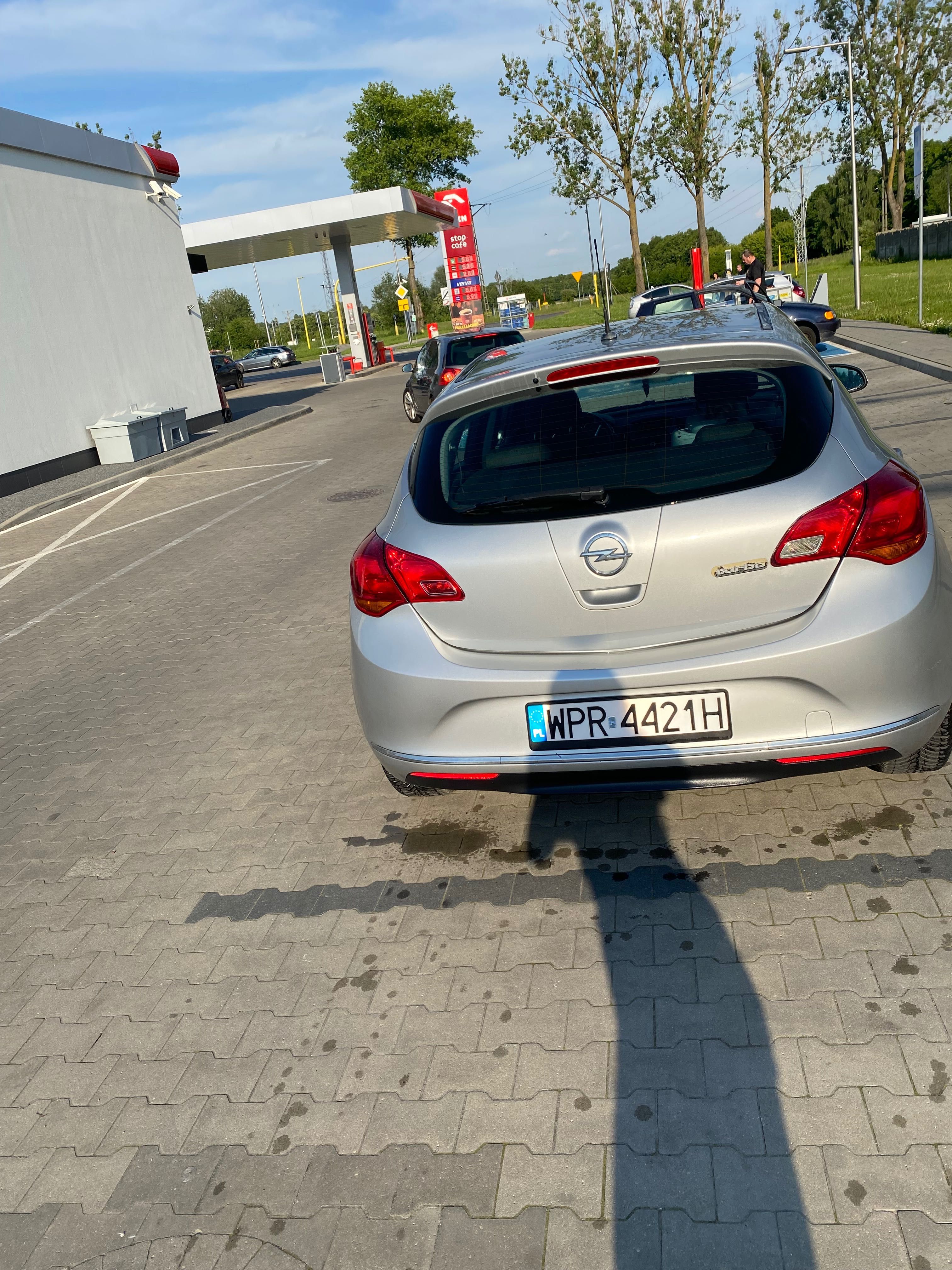 Sprzedam Opel Astra J 1.6 2014r. – Zadbany