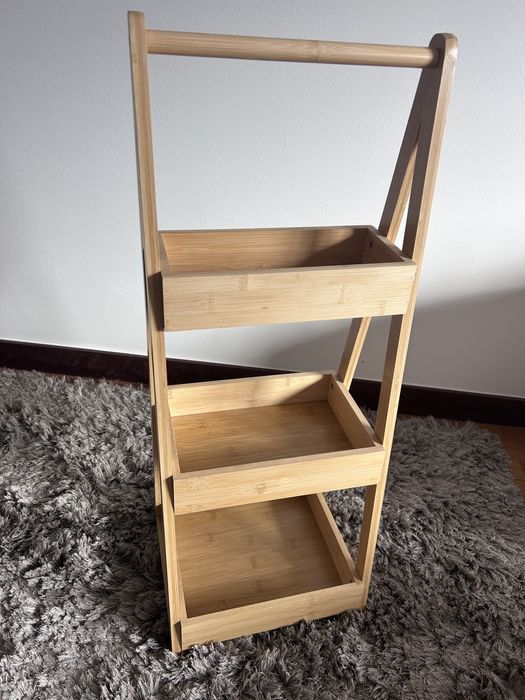 Estante WC com 3 niveis em Bambu