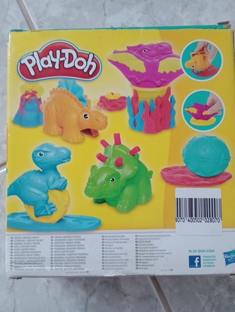 Zestaw Play Doh 4 dinozaury