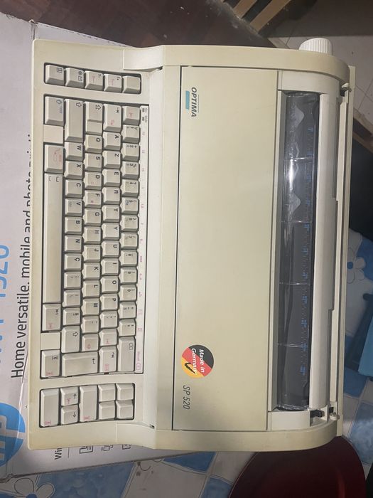 Máquina de escrever elétrica