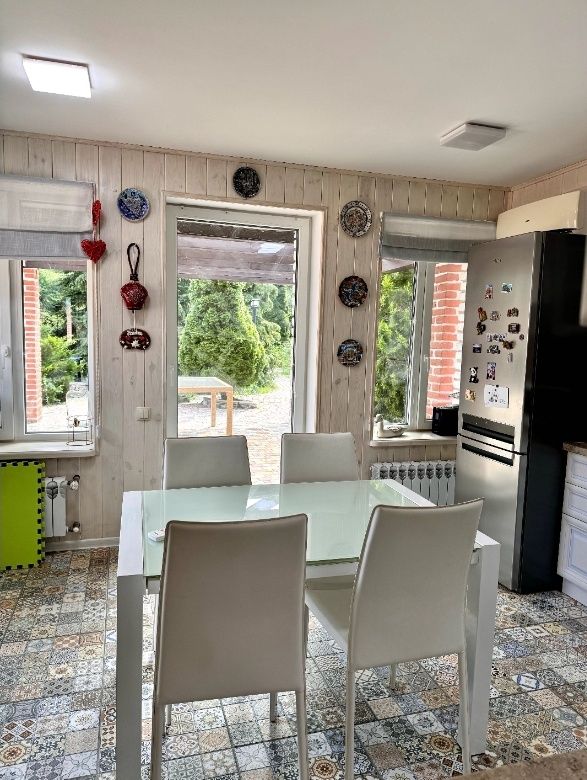 Продам шикарный дом 121 кв м, евроремонт, 4 комнаты, 12 соток