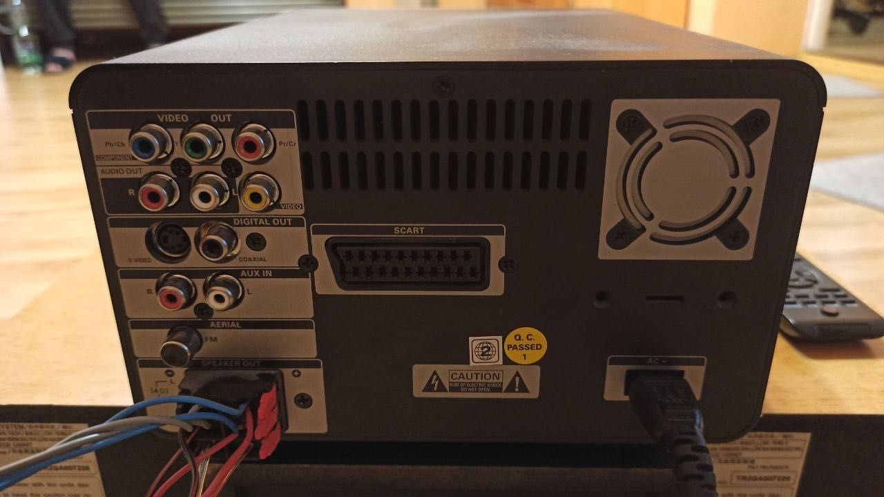 Wieża Philips MCD183 + głośniki Panasonic SB-PM25