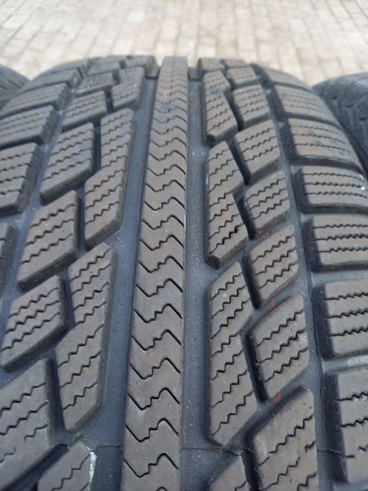 Opony zimowe 215 60 r17 4szt 300zl