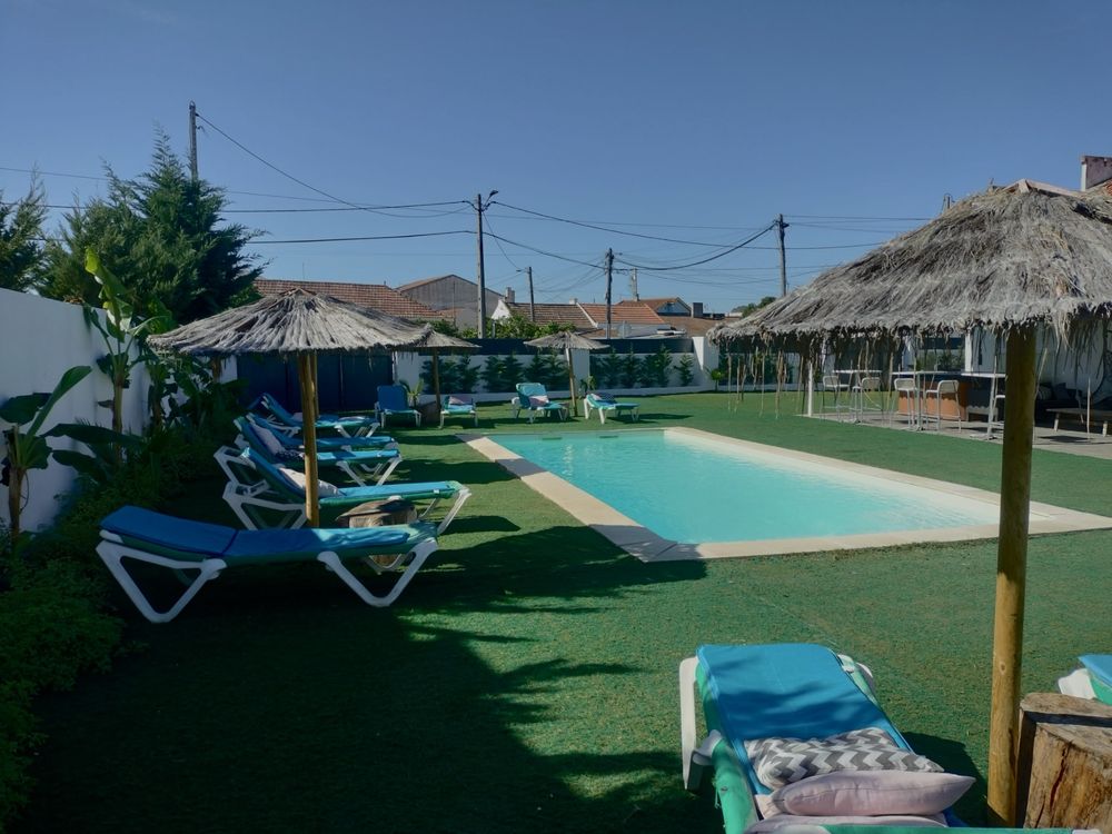 [Ler anuncio]Aluga-se espaço para Festas e Eventos com piscina