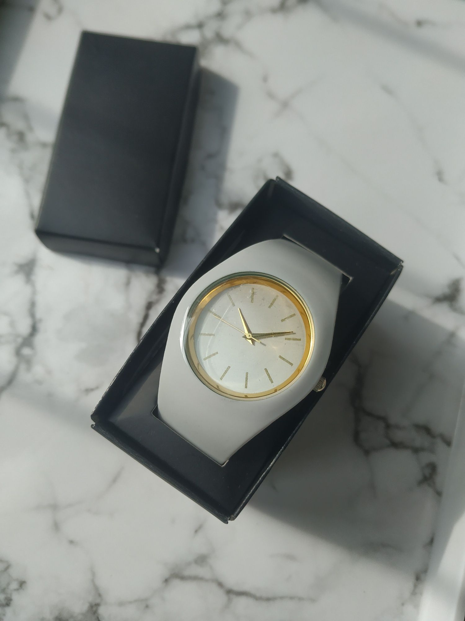 Годинник avon силікон часы наручные серые силиконовые