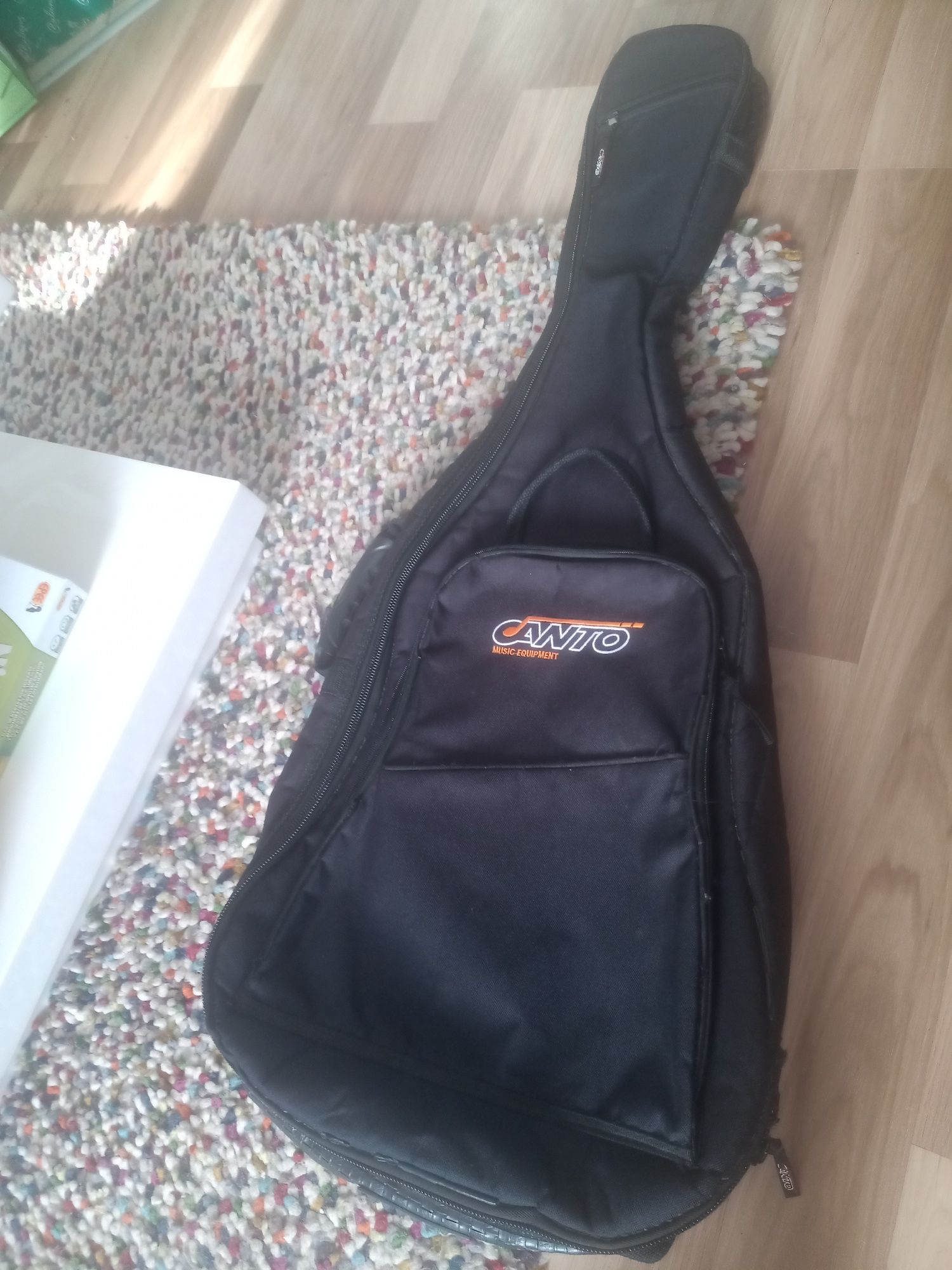 Pokrowiec na gitarę firmy CANTO