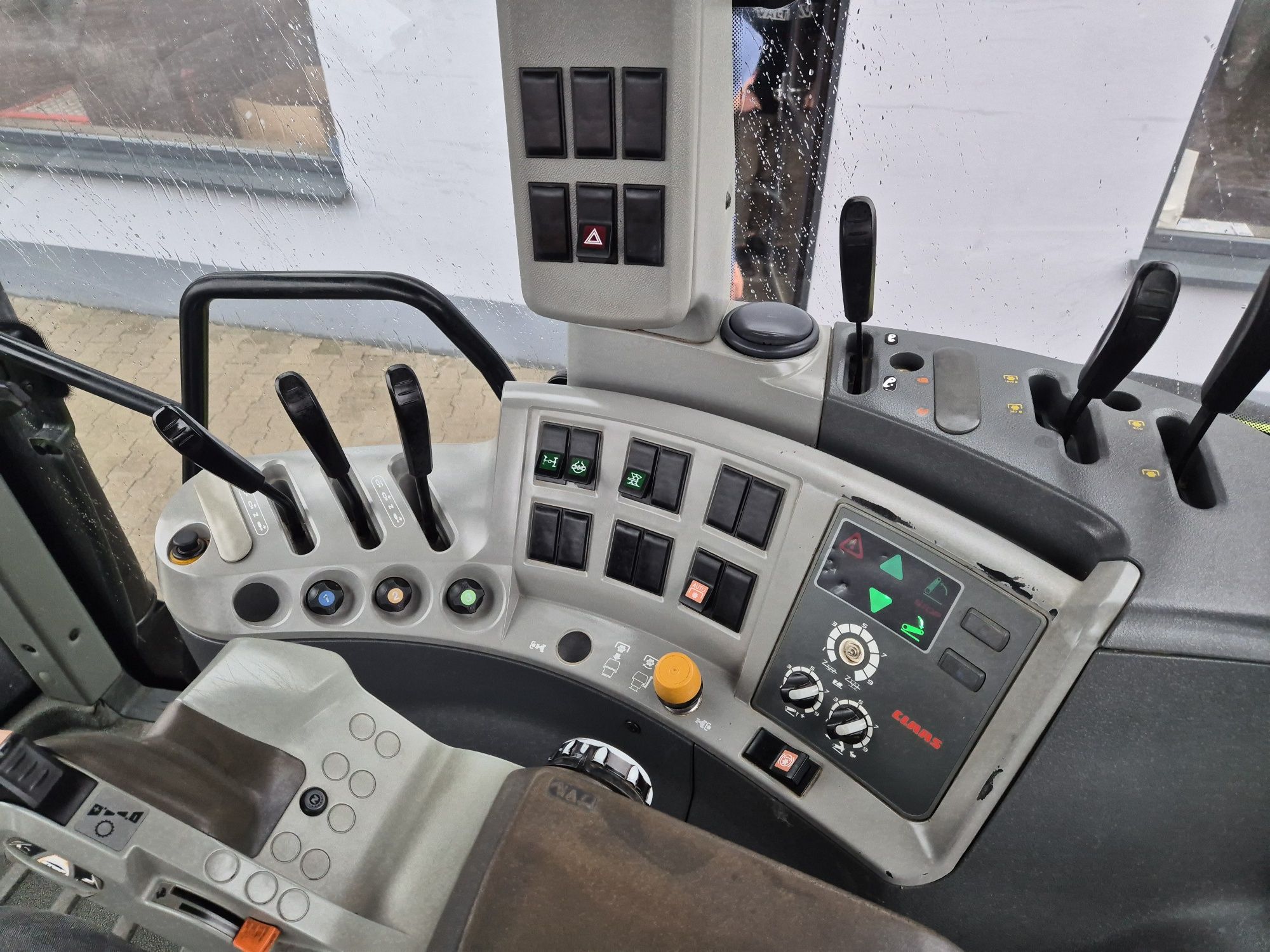 Traktor Claas Arion 510