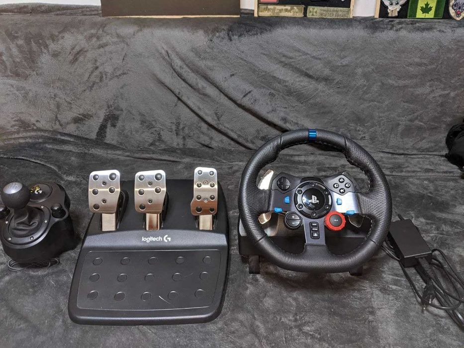 Logitech G29 Driving Force + Shifter PC / PS3 / PS4 /PS5